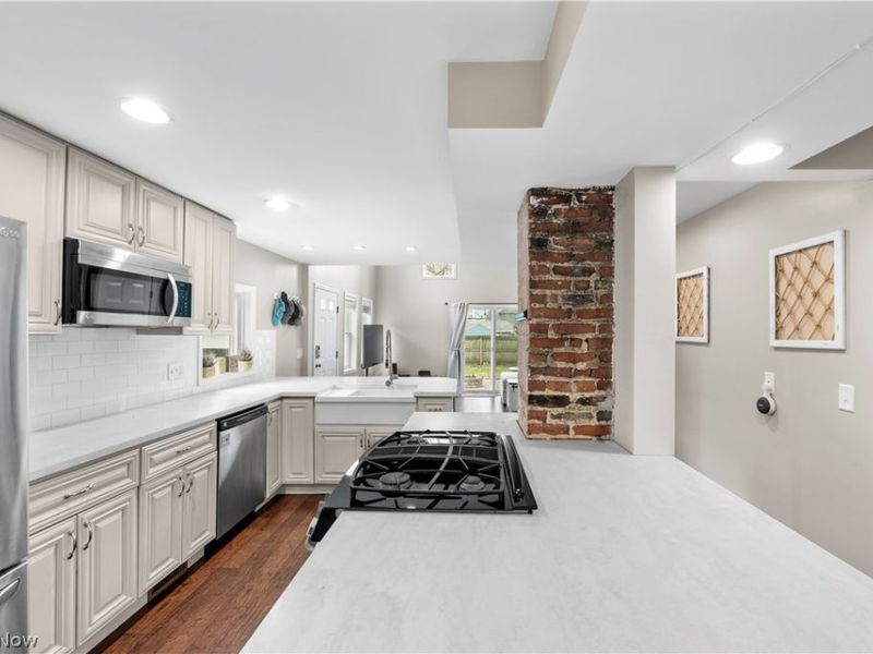 1916 W 44th St, Cleveland, OH 44113 Photo 10