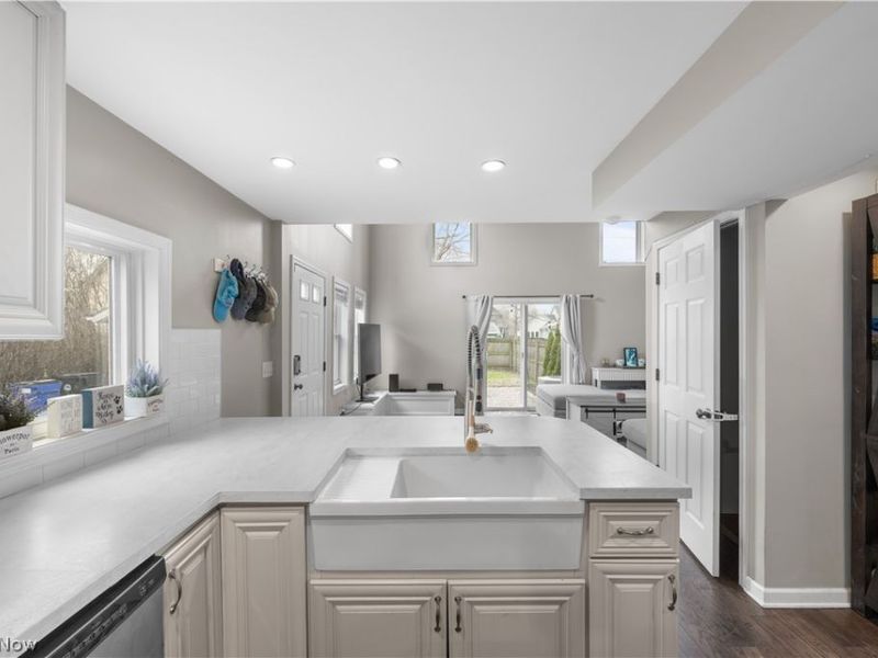 1916 W 44th St, Cleveland, OH 44113 Photo 11