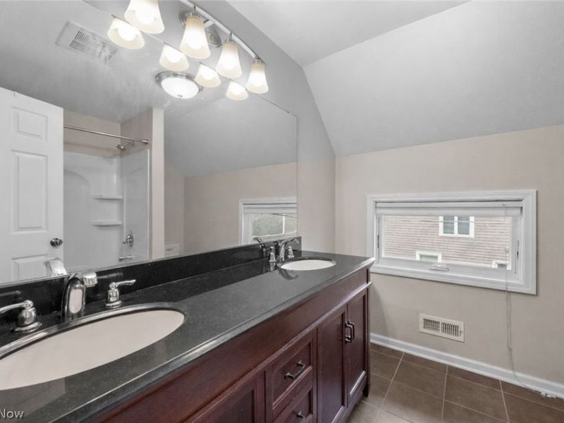 1916 W 44th St, Cleveland, OH 44113 Photo 25