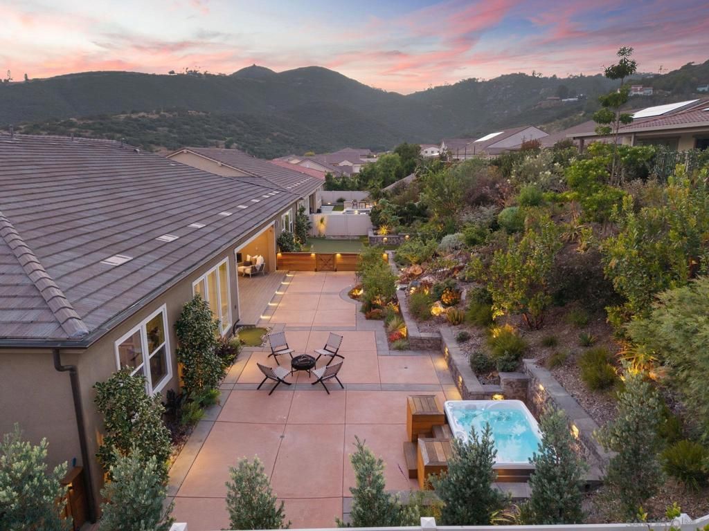 2935 Side Saddle Ln, Escondido, CA 92029 Main Photo