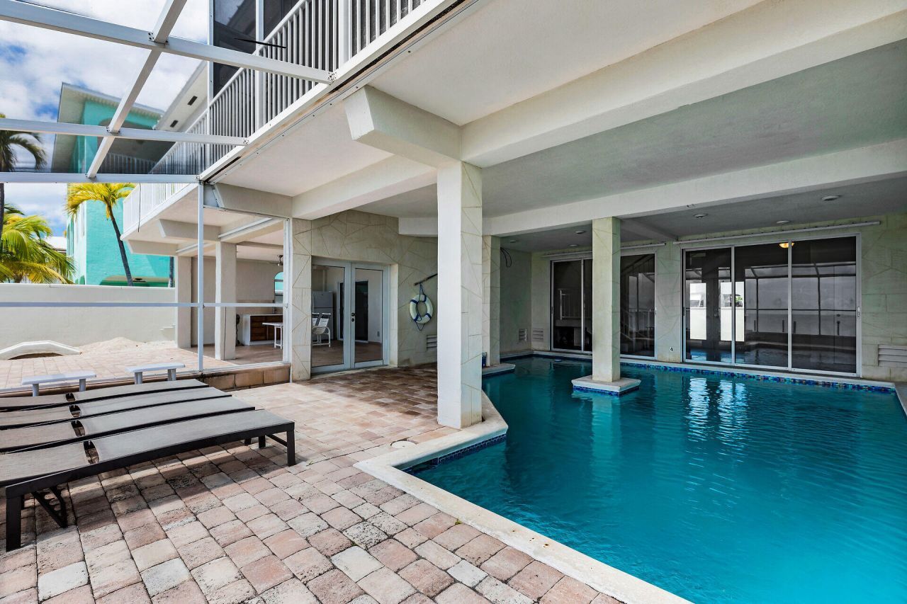 24348 Caribbean Drive, Summerland Key, FL 33042 Photo