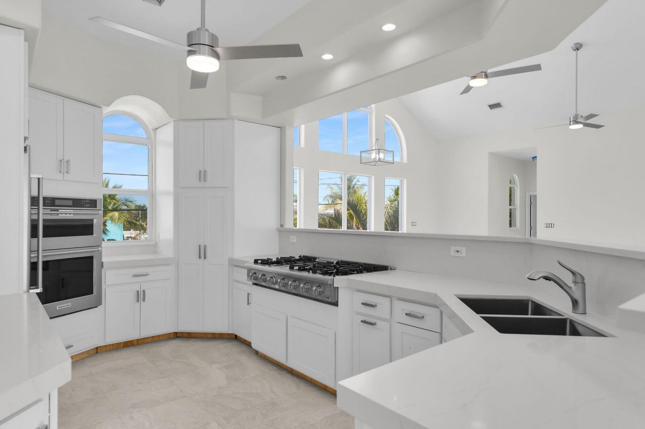 24348 Caribbean Drive, Summerland Key, FL 33042 Photo