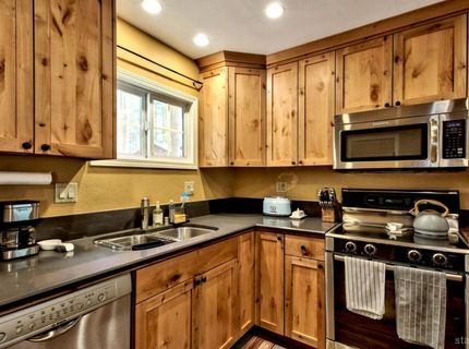 3816 Steven Lane, South Lake Tahoe, CA 96150 Photo