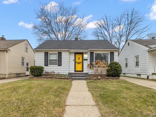 26097 Brettonwoods Street, Madison Heights, MI 48071