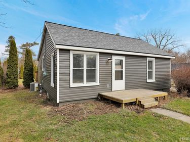 315 E Meier Avenue, Capac Vlg, MI 48014