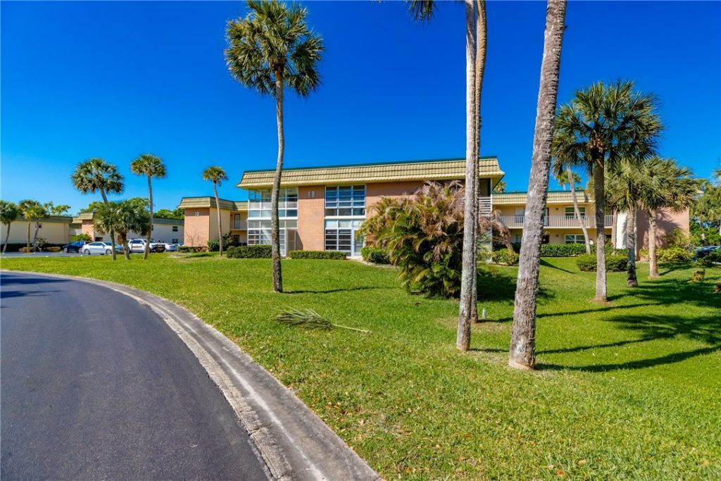 18 Vista Gardens Trail, Unit 205, Vero Beach, FL 32962 Photo