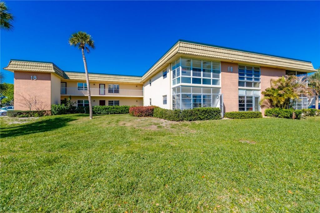 18 Vista Gardens Trail, Unit 205, Vero Beach, FL 32962 Photo