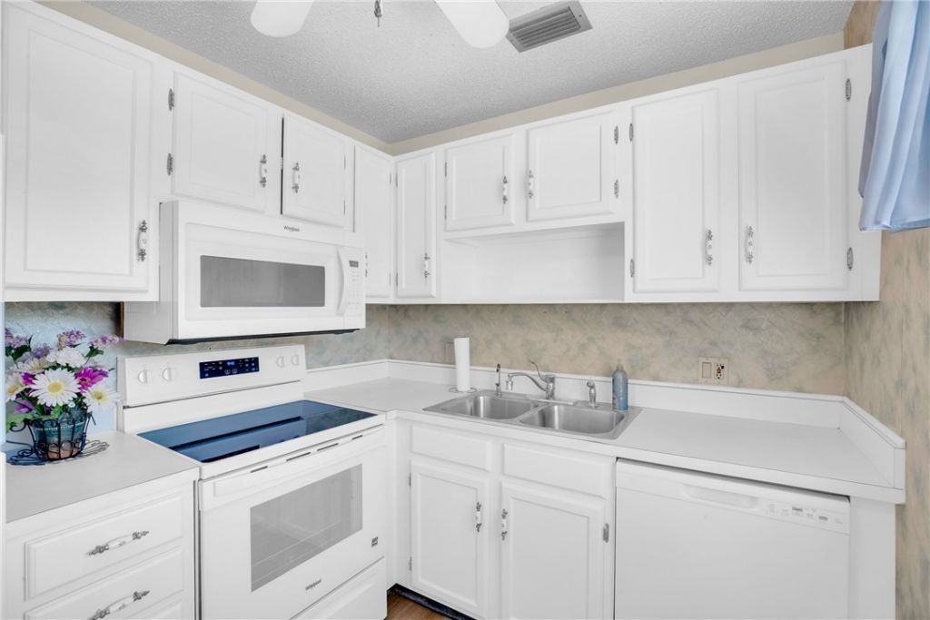 18 Vista Gardens Trail, Unit 205, Vero Beach, FL 32962 Photo