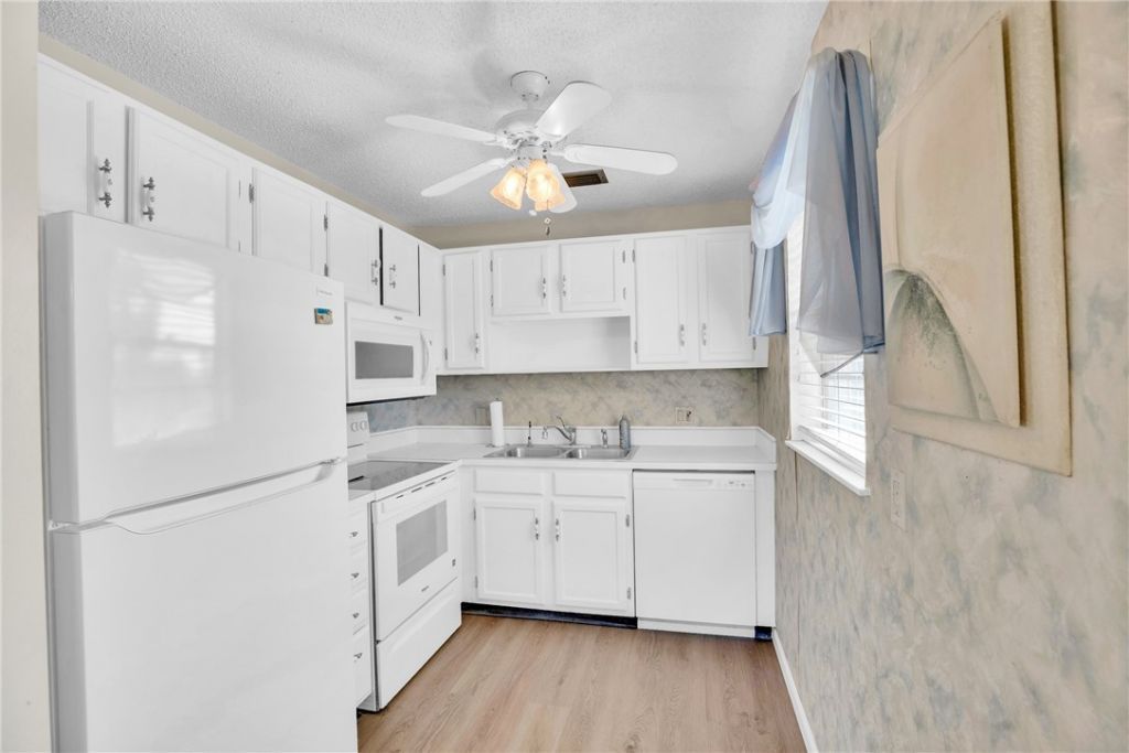 18 Vista Gardens Trail, Unit 205, Vero Beach, FL 32962 Photo