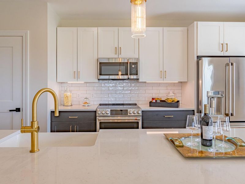 5211 Highpointe Lakes Drive , Unit 301, Westerville, OH 43081 Photo 12