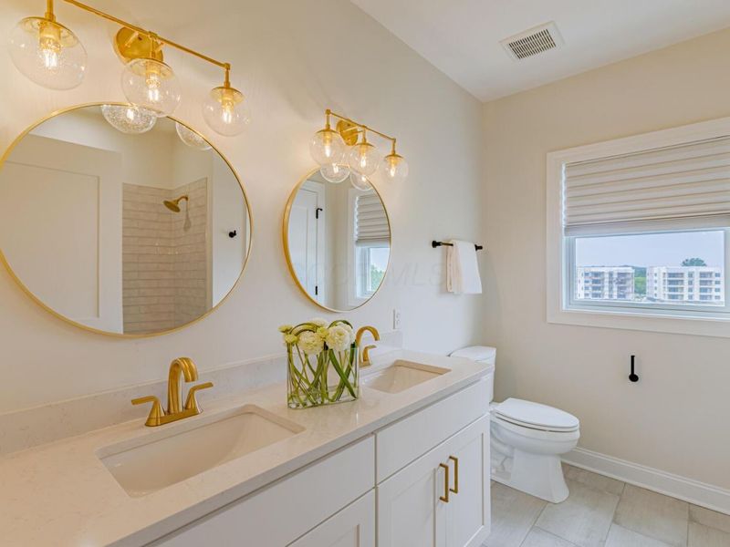 5211 Highpointe Lakes Drive , Unit 301, Westerville, OH 43081 Photo 8