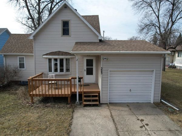 323 10th Street N, Breckenridge, MN 56520