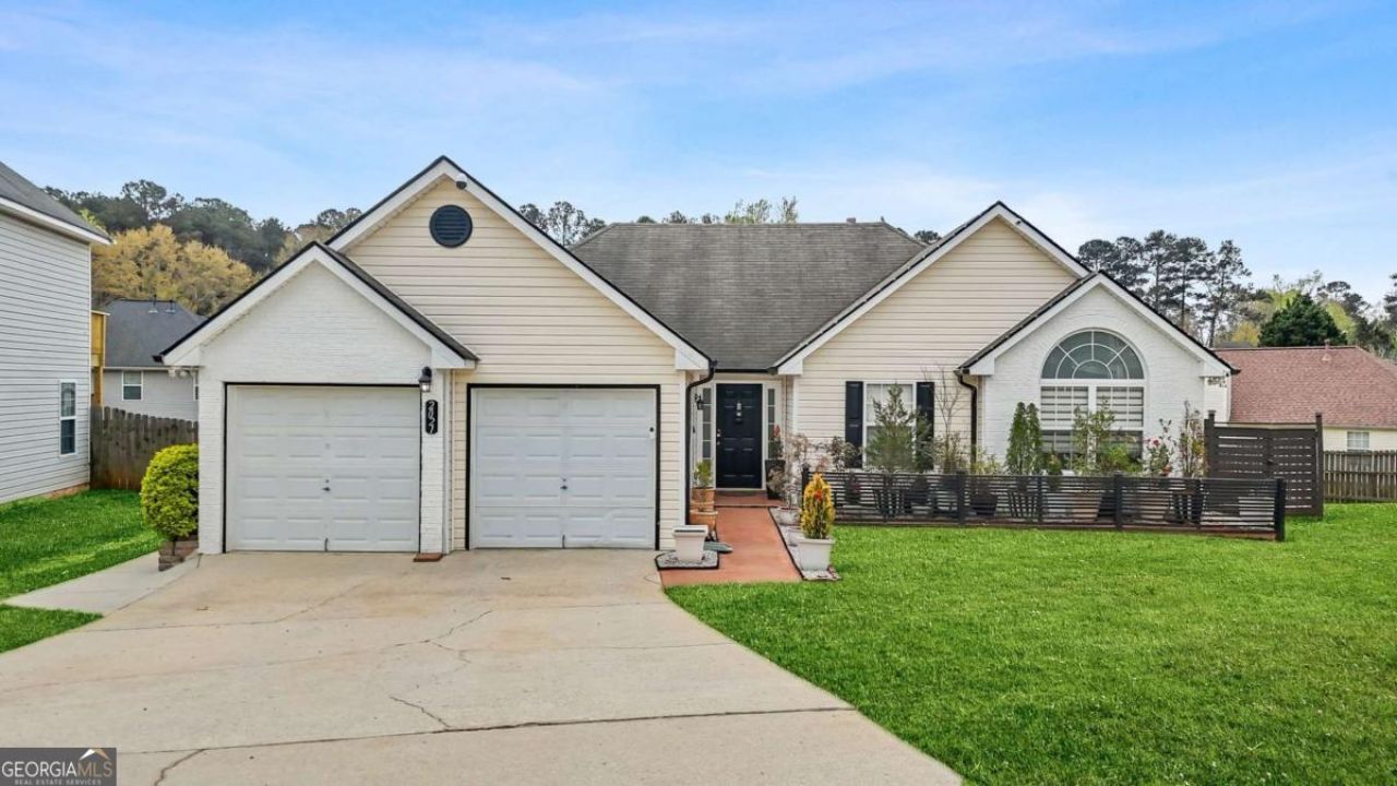 2021 Registry Drive, Hampton, GA 30228 Main Photo