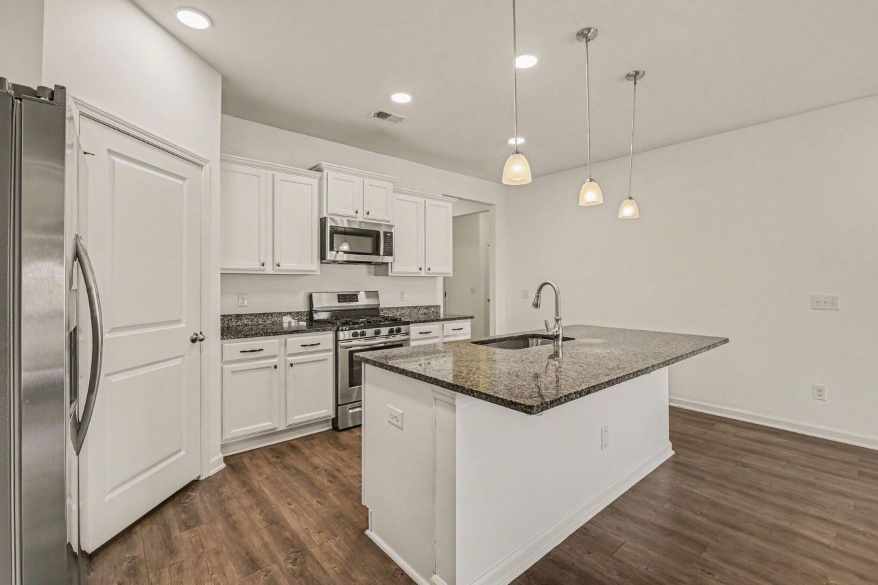 621 Wayton Circle Photo 12