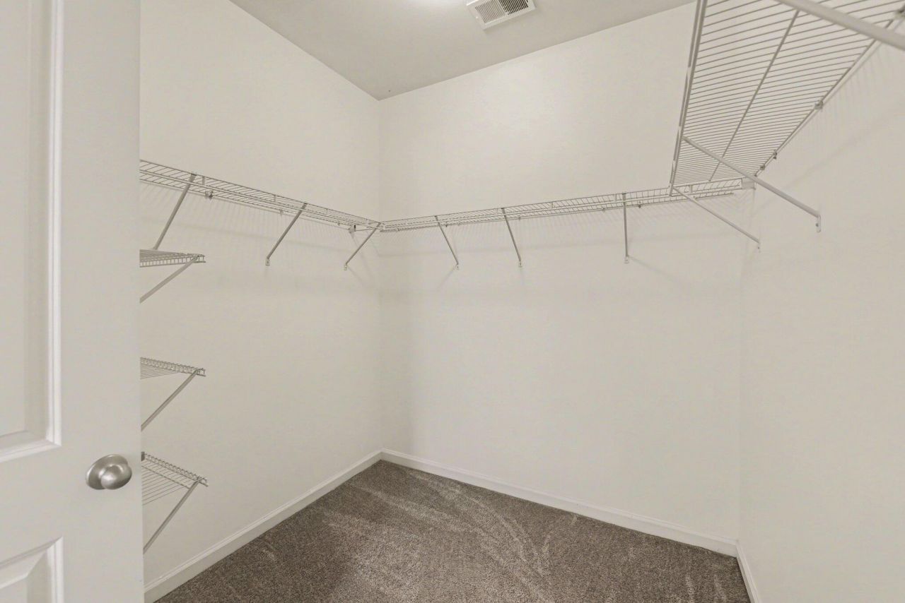 621 Wayton Circle Photo 17