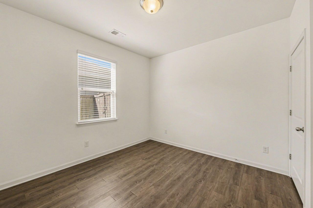 621 Wayton Circle Photo 18