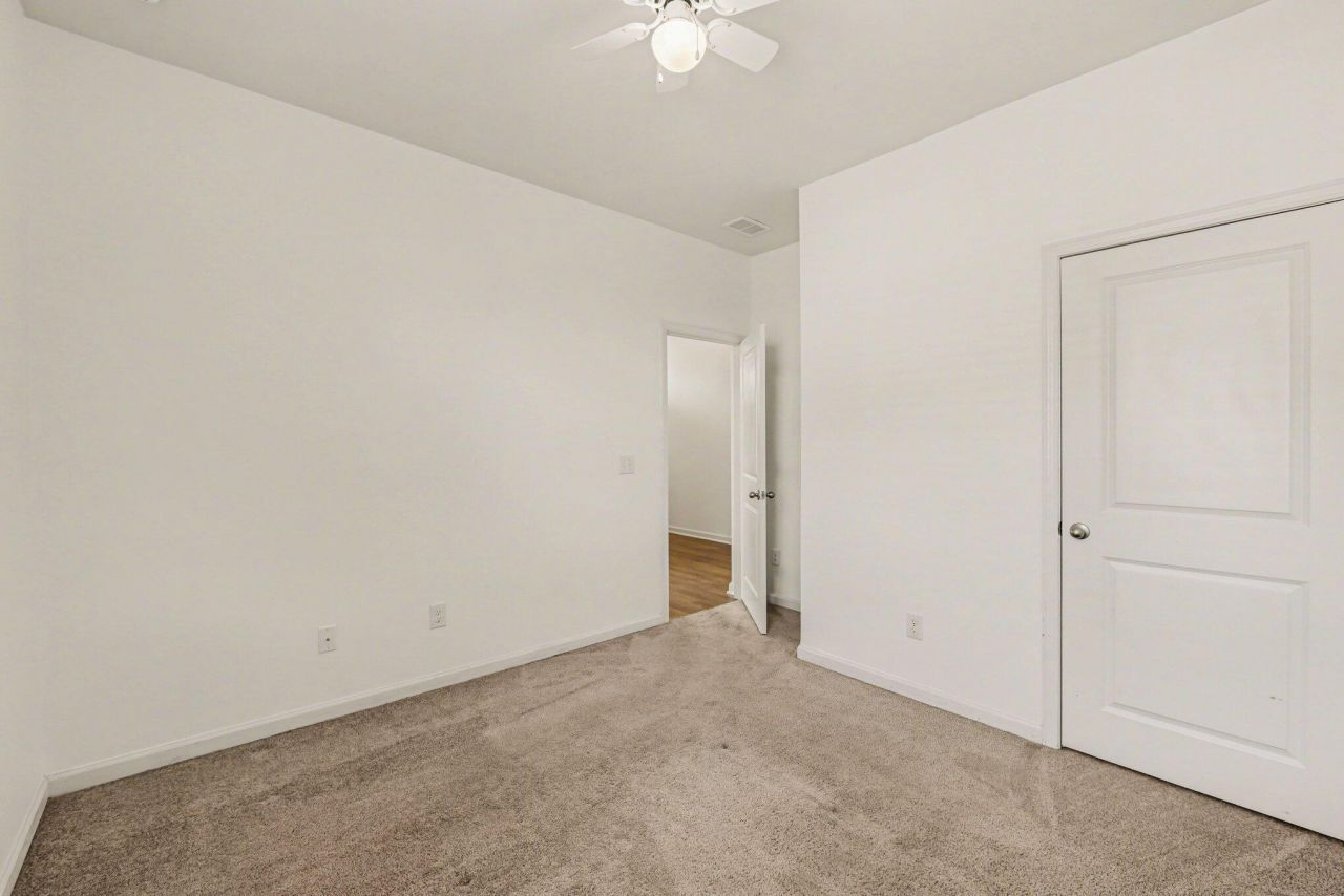 621 Wayton Circle Photo 23