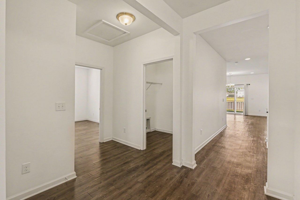 621 Wayton Circle Photo 5