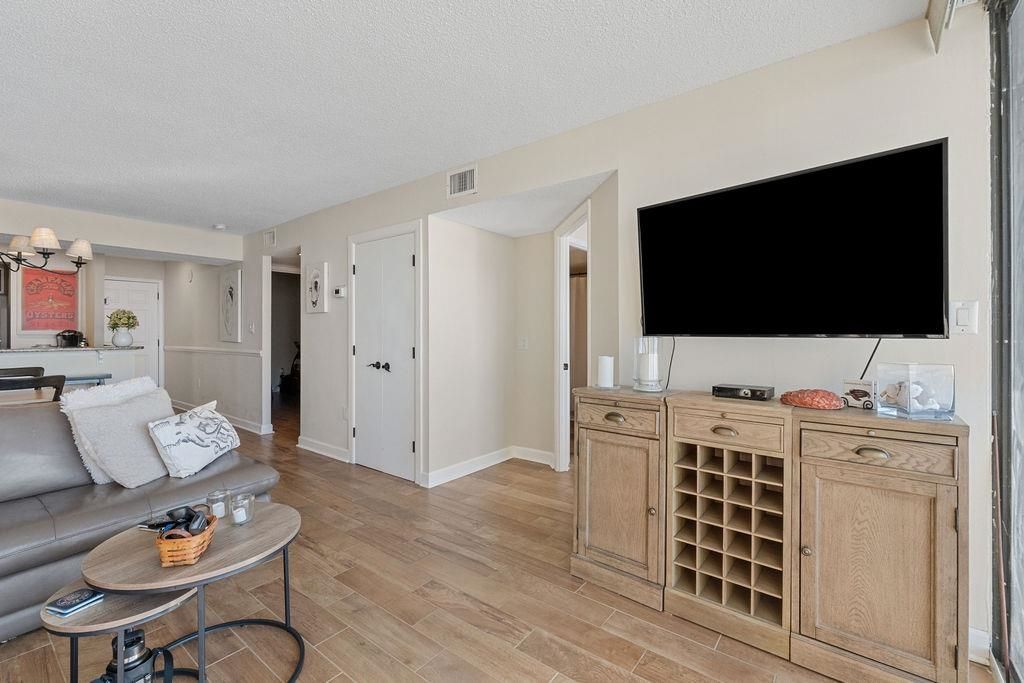 9400 Shore Dr.  Photo 11