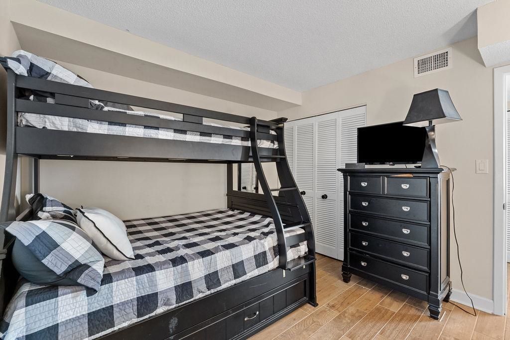 9400 Shore Dr.  Photo 18