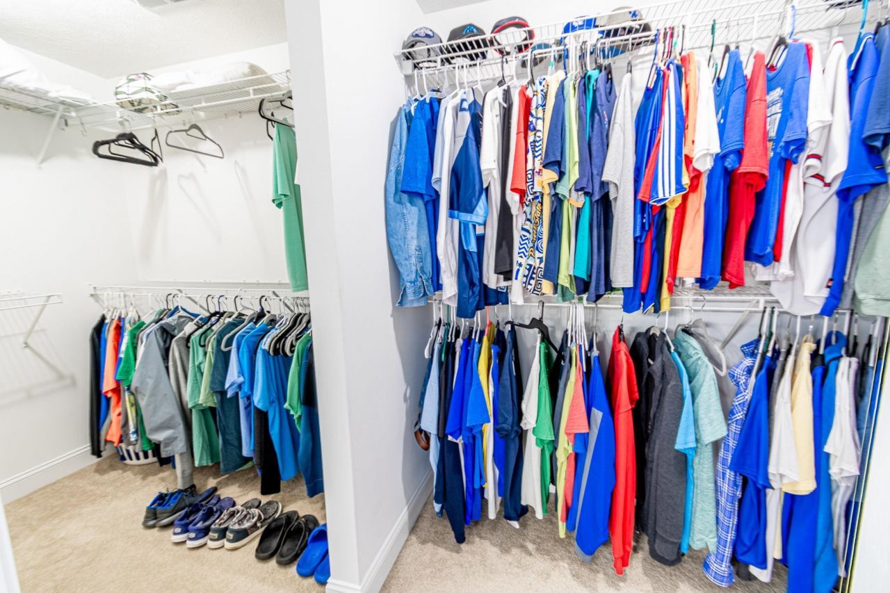 188 Governors Loop Photo 17