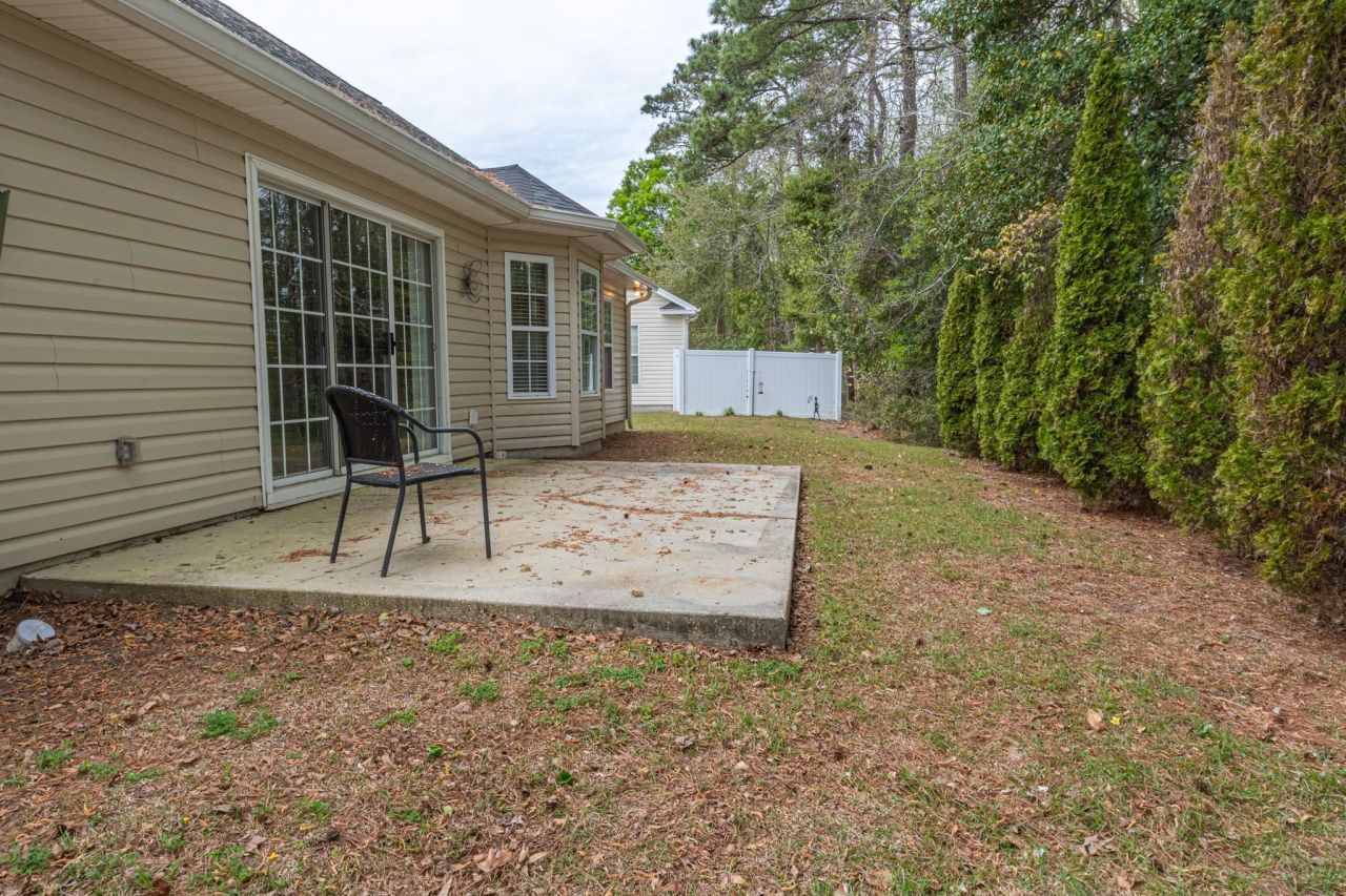 188 Governors Loop Photo 20