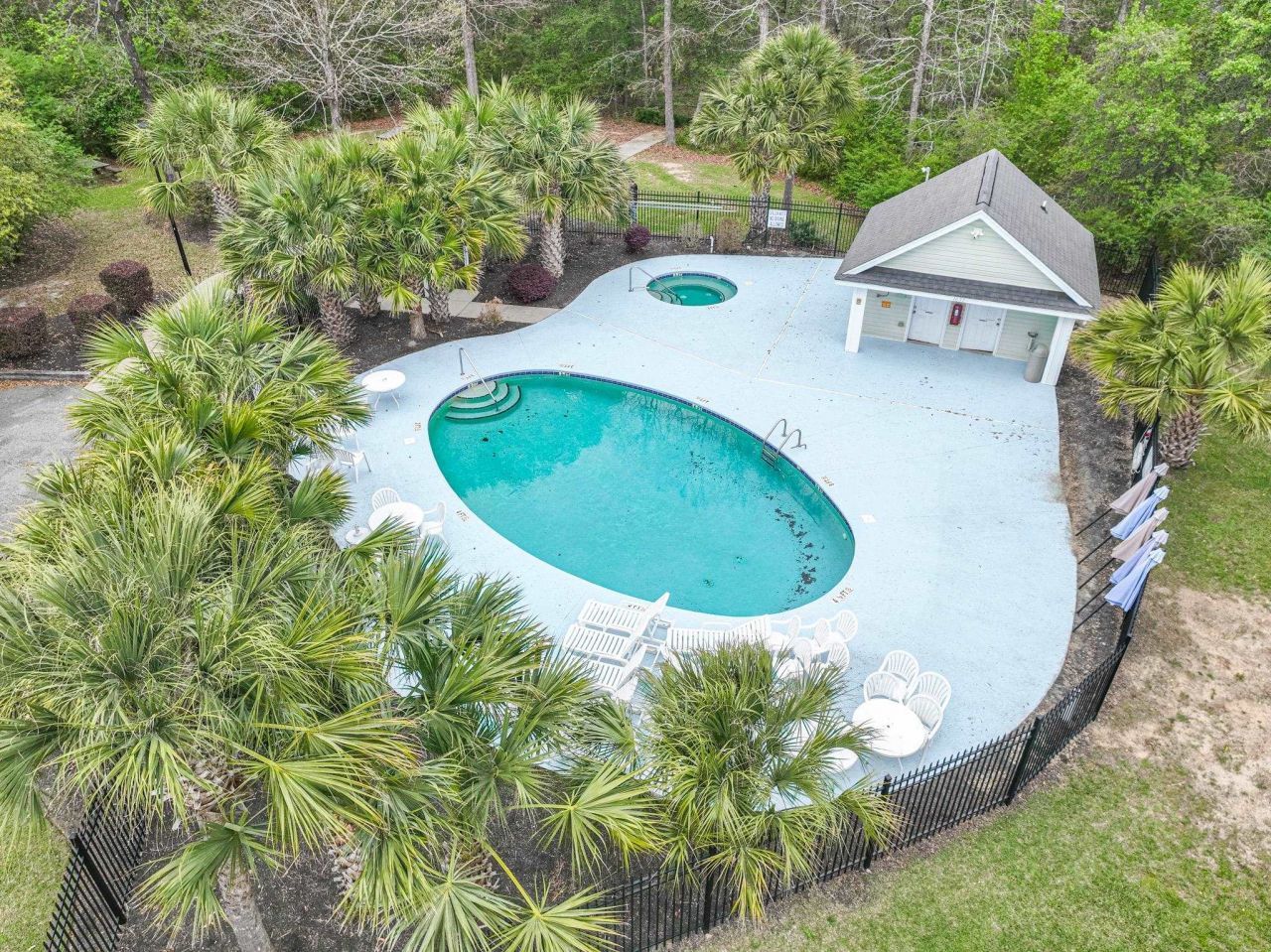 188 Governors Loop Photo 22