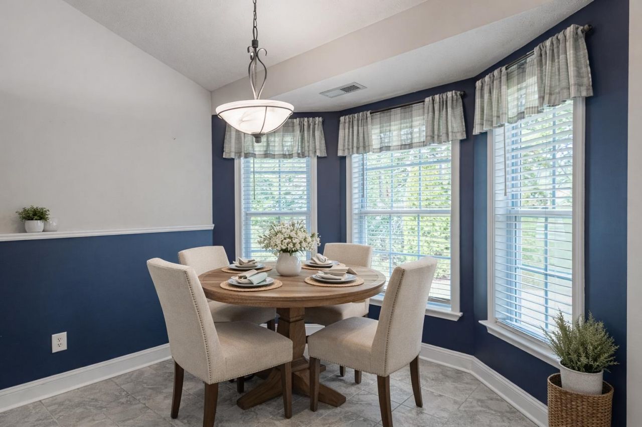 188 Governors Loop Photo 8