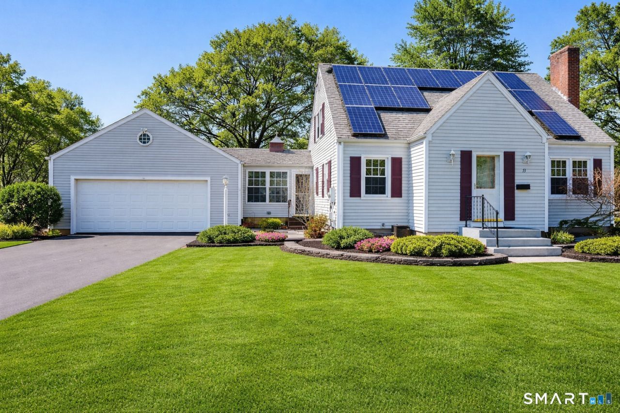 13 Pine, Windsor Locks, CT 06096 Main Photo