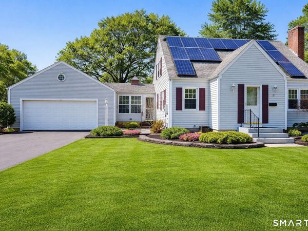 13 Pine, Windsor Locks, CT 06096