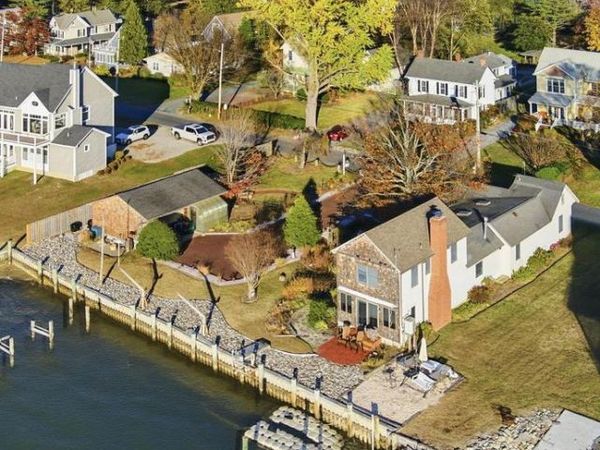 5980 LAWTON AVENUE , ROCK HALL, MD 21661