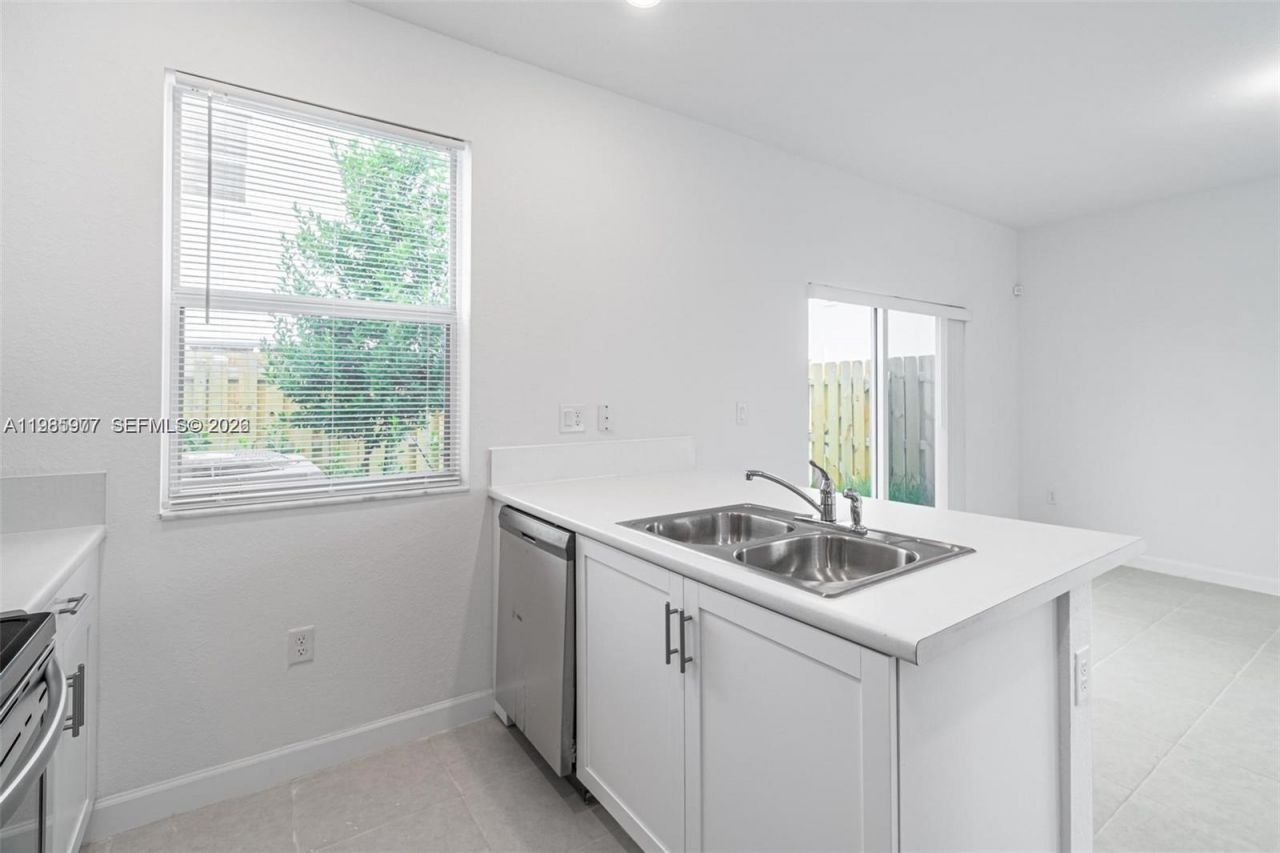 2685 SE 12th St , Unit 2685, Homestead, FL 33035 Photo