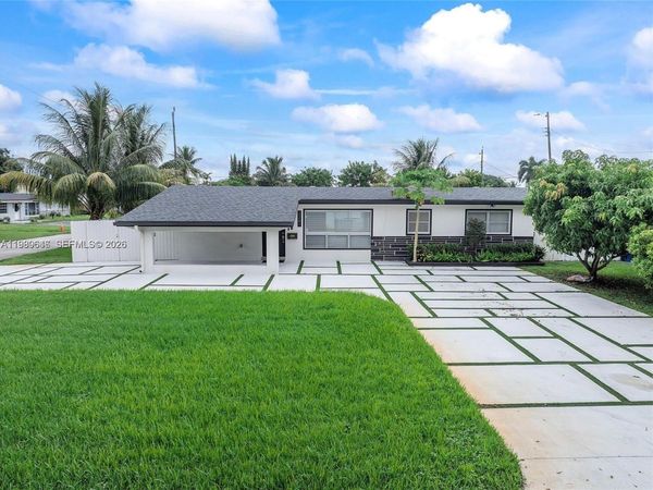 2261 Utopia Dr, Miramar, FL 33023