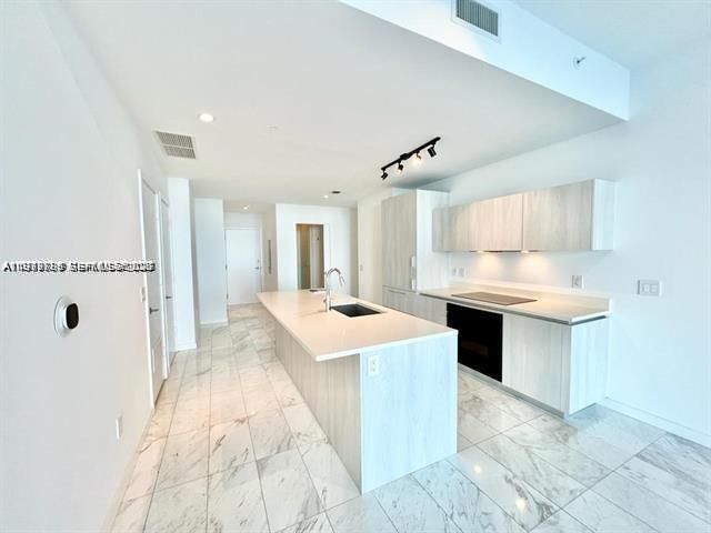 480 NE 31st St, Unit 902, Miami, FL 33137 Photo