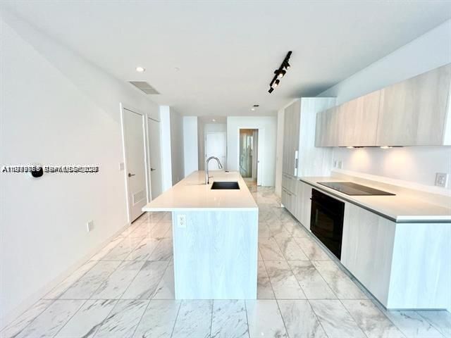 480 NE 31st St, Unit 902, Miami, FL 33137 Photo