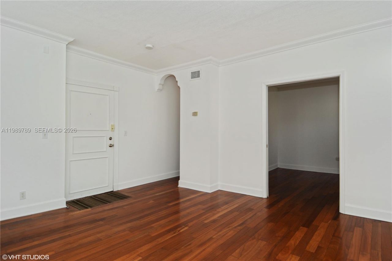 1027 Pennsylvania Ave , Unit 203, Miami Beach, FL 33139 Photo