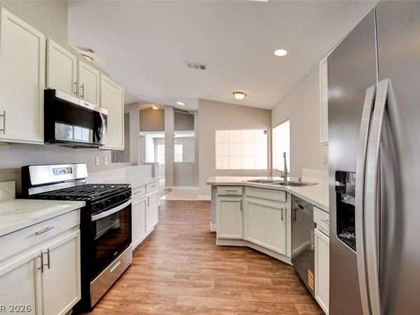 2920 Robincrest Court, North Las Vegas, NV 89031