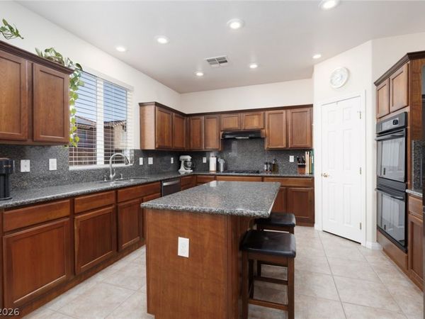 9270 Wildcat Hill Court, Las Vegas, NV 89178