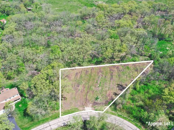 802 Apache Trail , Lake Villa, IL 60046