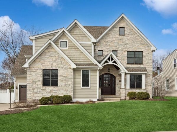 4620 Stonewall Avenue , Downers Grove, IL 60515