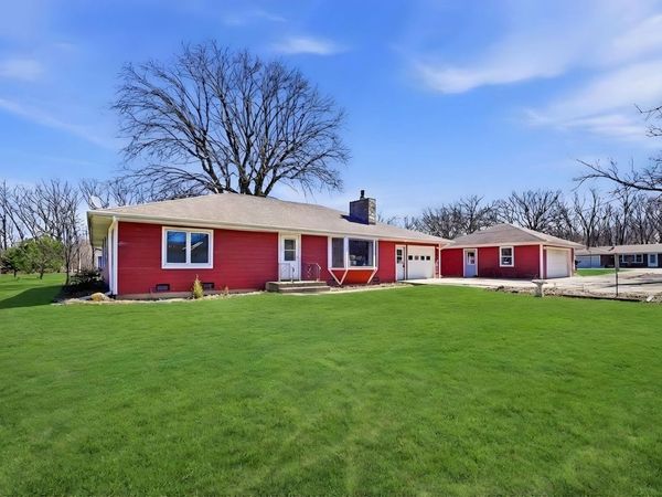 2594 E 1069th Road, Ottawa, IL 61350