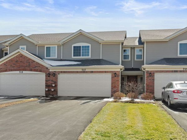 717 Wellington Lane , Cary, IL 60013