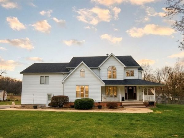 9332 Howland Springs Road SE, Warren, OH 44484