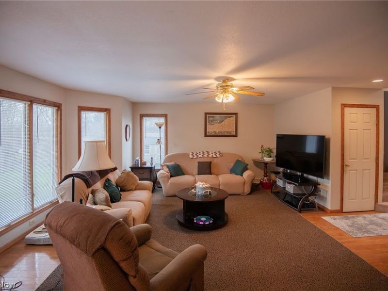 9332 Howland Springs Road SE, Warren, OH 44484 Photo 12