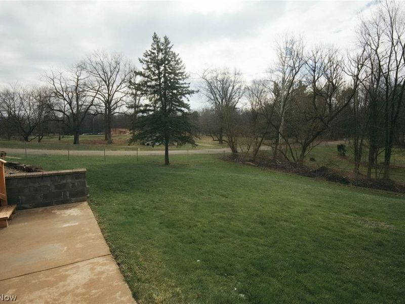 9332 Howland Springs Road SE, Warren, OH 44484 Photo 8