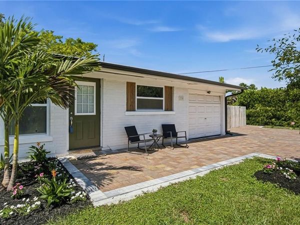 2300 Estey AVE, NAPLES, FL 34104