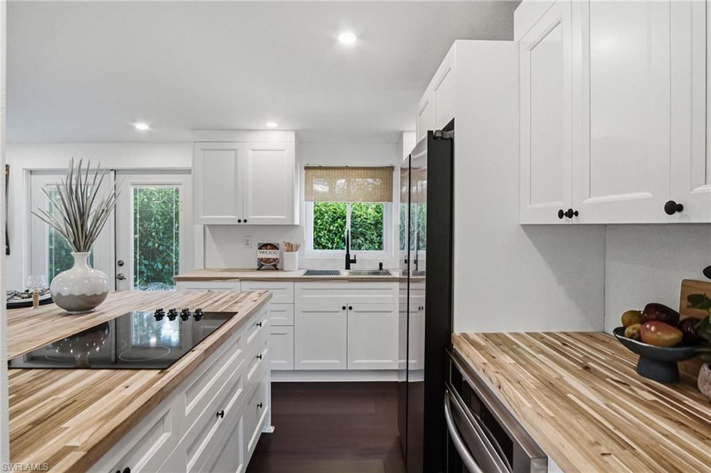 2300 Estey Ave, Naples, FL 34104 Photo
