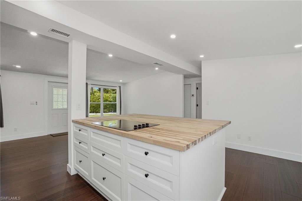 2300 Estey Ave , Naples, FL 34104 Photo