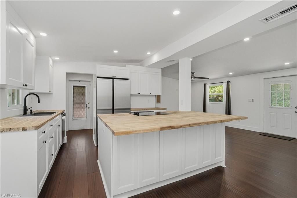 2300 Estey Ave, Naples, FL 34104 Photo