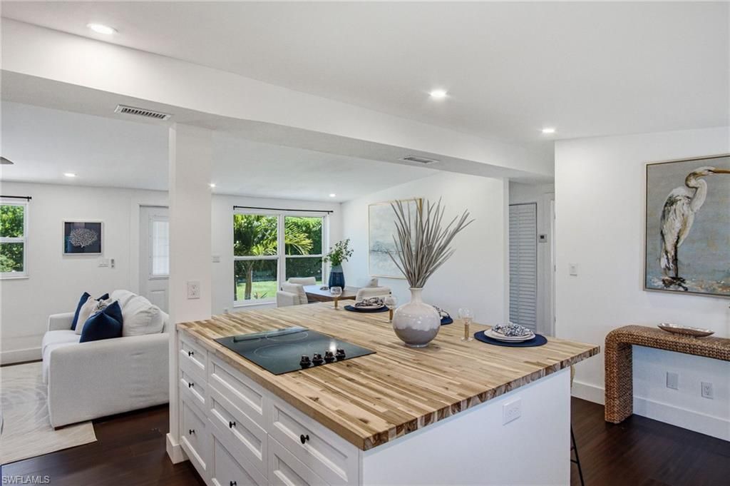 2300 Estey Ave, Naples, FL 34104 Photo